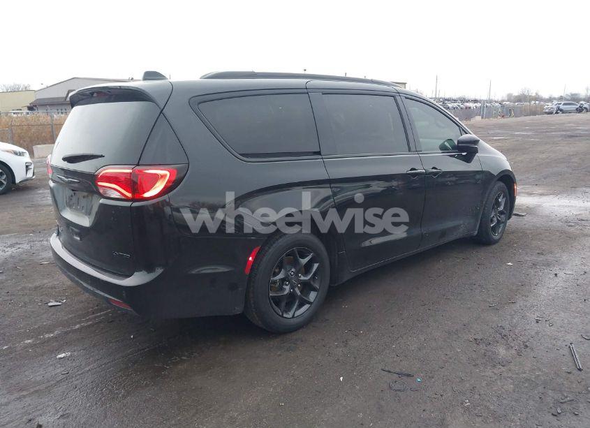 Photo 4 of 2020 Chrysler Pacifica LIMITED (VIN 2C4RC1GG6LR209583)