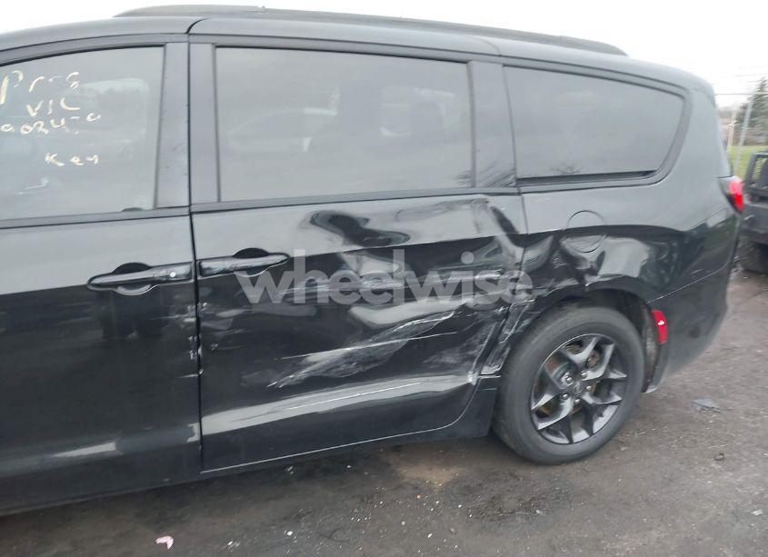 Photo 6 of 2020 Chrysler Pacifica LIMITED (VIN 2C4RC1GG6LR209583)