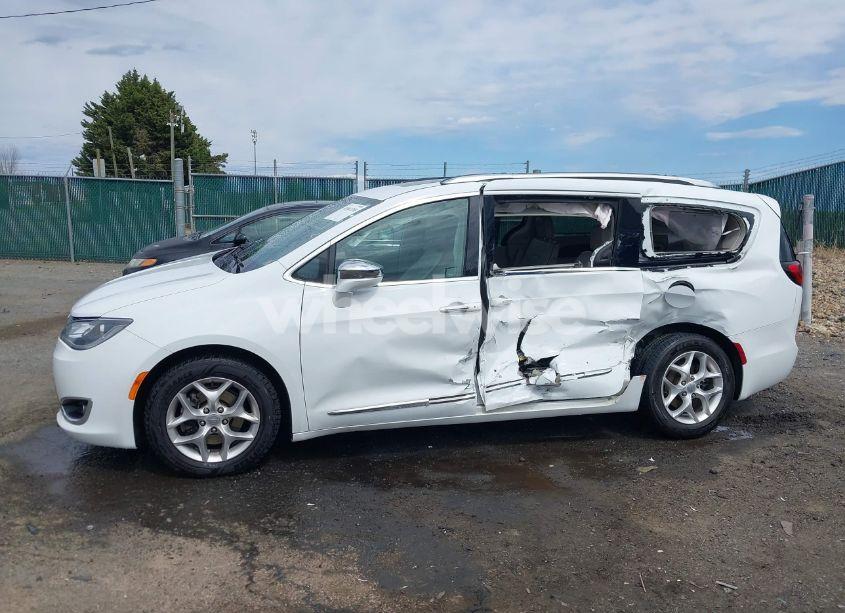 Photo 14 of 2020 Chrysler Pacifica LIMITED (VIN 2C4RC1GG6LR285711)