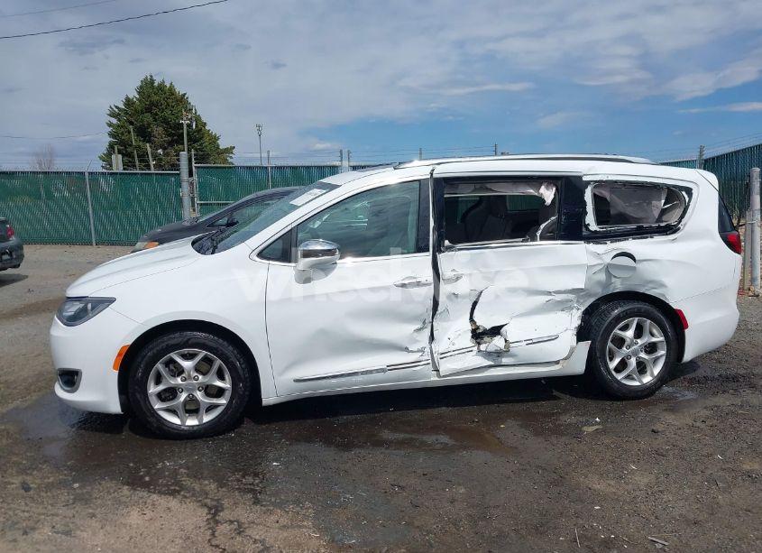 Photo 6 of 2020 Chrysler Pacifica LIMITED (VIN 2C4RC1GG6LR285711)