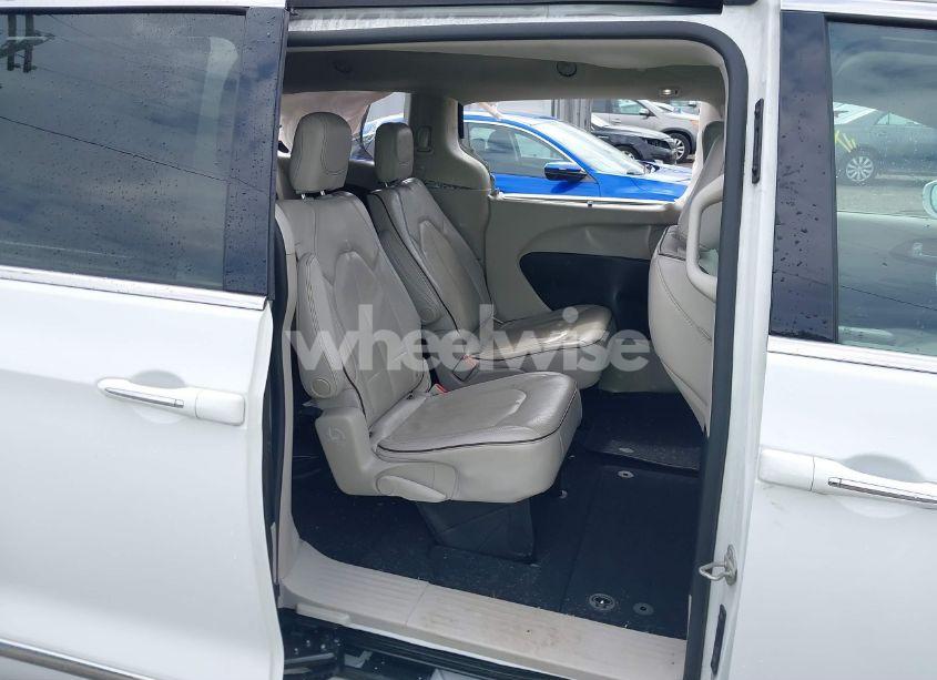 Photo 8 of 2020 Chrysler Pacifica LIMITED (VIN 2C4RC1GG6LR285711)