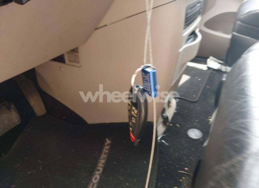 Photo 11 of 2012 Chrysler Town & COUNTRY LIMITED (VIN 2C4RC1GG7CR140564)