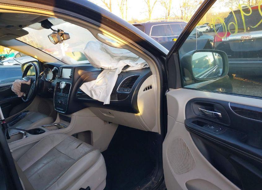 Photo 5 of 2012 Chrysler Town & COUNTRY LIMITED (VIN 2C4RC1GG7CR169935)