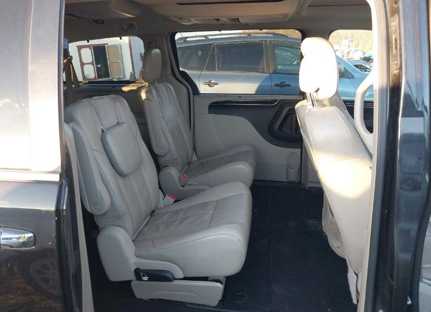 Photo 8 of 2012 Chrysler Town & COUNTRY LIMITED (VIN 2C4RC1GG7CR169935)