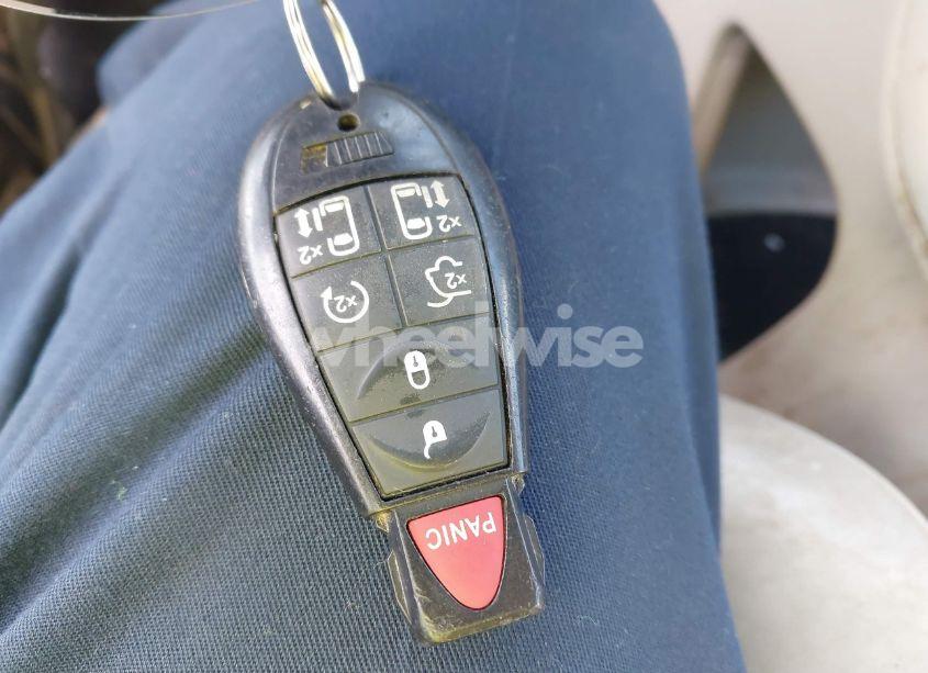 Photo 11 of 2012 Chrysler Town & COUNTRY LIMITED (VIN 2C4RC1GG7CR278413)