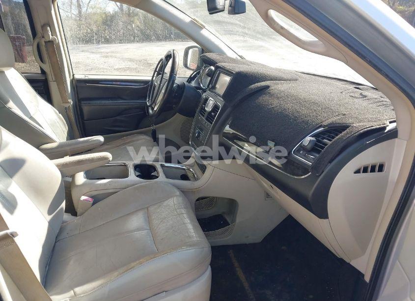 Photo 5 of 2012 Chrysler Town & COUNTRY LIMITED (VIN 2C4RC1GG7CR278413)