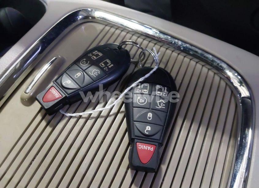 Photo 11 of 2014 Chrysler Town & COUNTRY LIMITED (VIN 2C4RC1GG7ER178802)