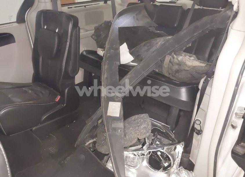 Photo 12 of 2014 Chrysler Town & COUNTRY LIMITED (VIN 2C4RC1GG7ER178802)