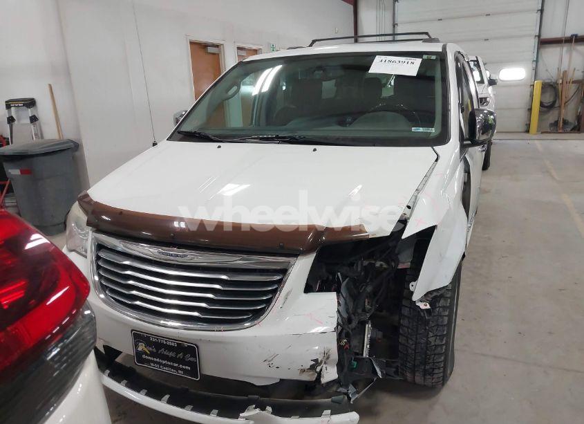 Photo 13 of 2014 Chrysler Town & COUNTRY LIMITED (VIN 2C4RC1GG7ER178802)
