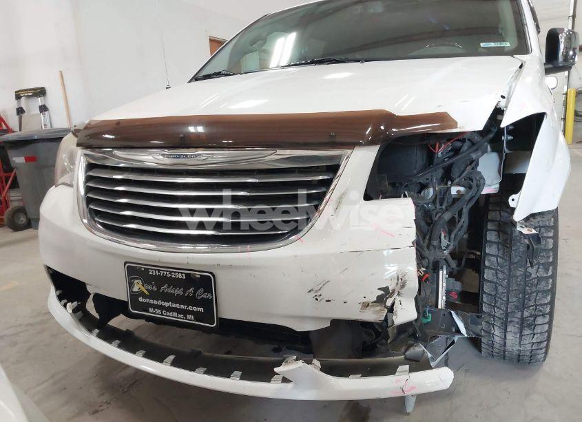 Photo 19 of 2014 Chrysler Town & COUNTRY LIMITED (VIN 2C4RC1GG7ER178802)