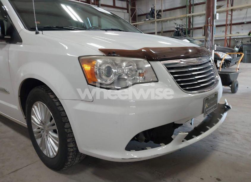 Photo 20 of 2014 Chrysler Town & COUNTRY LIMITED (VIN 2C4RC1GG7ER178802)