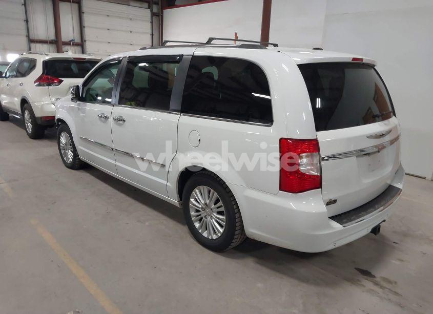 Photo 3 of 2014 Chrysler Town & COUNTRY LIMITED (VIN 2C4RC1GG7ER178802)