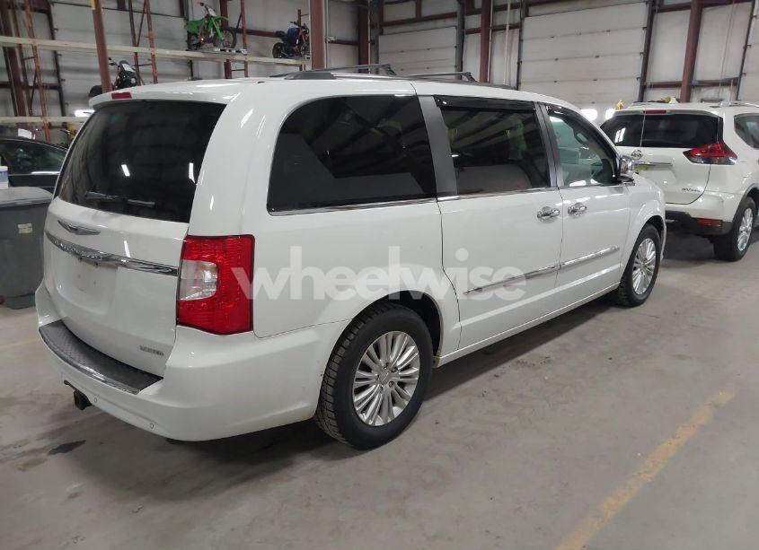 Photo 4 of 2014 Chrysler Town & COUNTRY LIMITED (VIN 2C4RC1GG7ER178802)