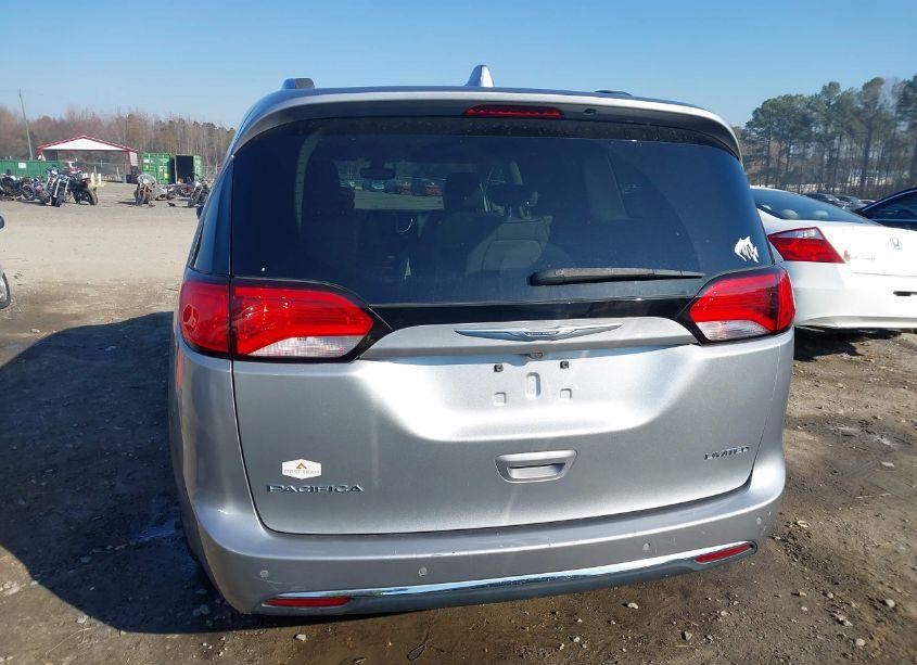Photo 17 of 2017 Chrysler Pacifica LIMITED (VIN 2C4RC1GG7HR504313)