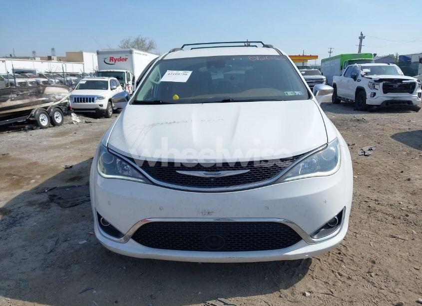 Photo 11 of 2017 Chrysler Pacifica LIMITED (VIN 2C4RC1GG7HR812033)