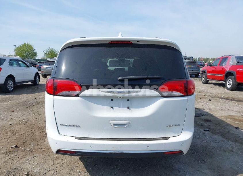Photo 15 of 2017 Chrysler Pacifica LIMITED (VIN 2C4RC1GG7HR812033)
