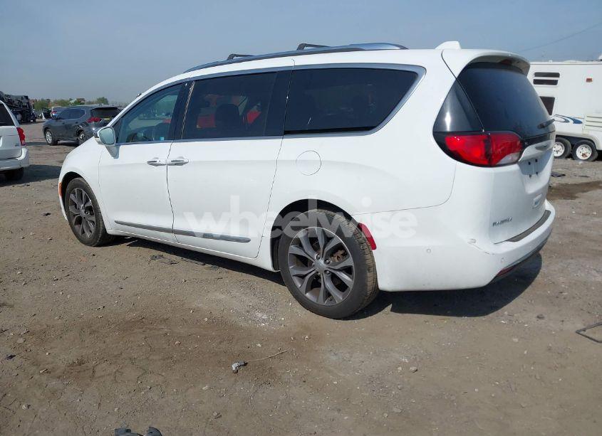 Photo 3 of 2017 Chrysler Pacifica LIMITED (VIN 2C4RC1GG7HR812033)