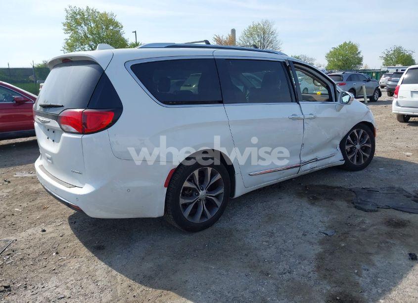 Photo 4 of 2017 Chrysler Pacifica LIMITED (VIN 2C4RC1GG7HR812033)