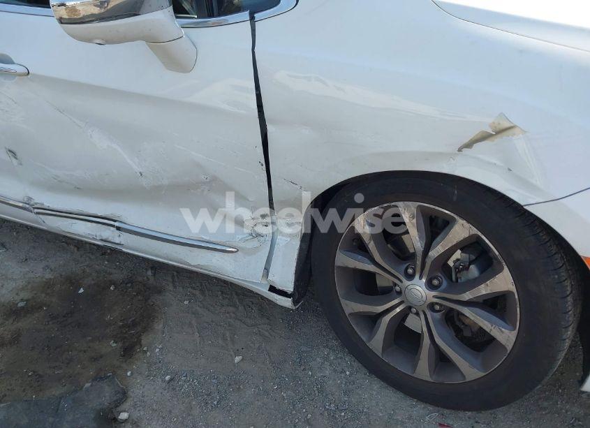 Photo 6 of 2017 Chrysler Pacifica LIMITED (VIN 2C4RC1GG7HR812033)