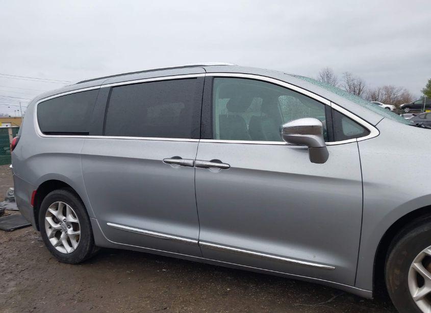 Photo 14 of 2020 Chrysler Pacifica LIMITED (VIN 2C4RC1GG7LR275723)