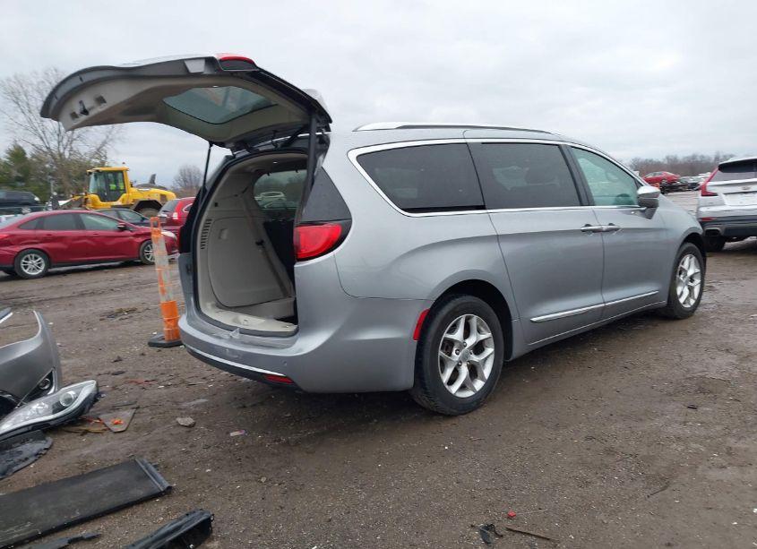 Photo 4 of 2020 Chrysler Pacifica LIMITED (VIN 2C4RC1GG7LR275723)