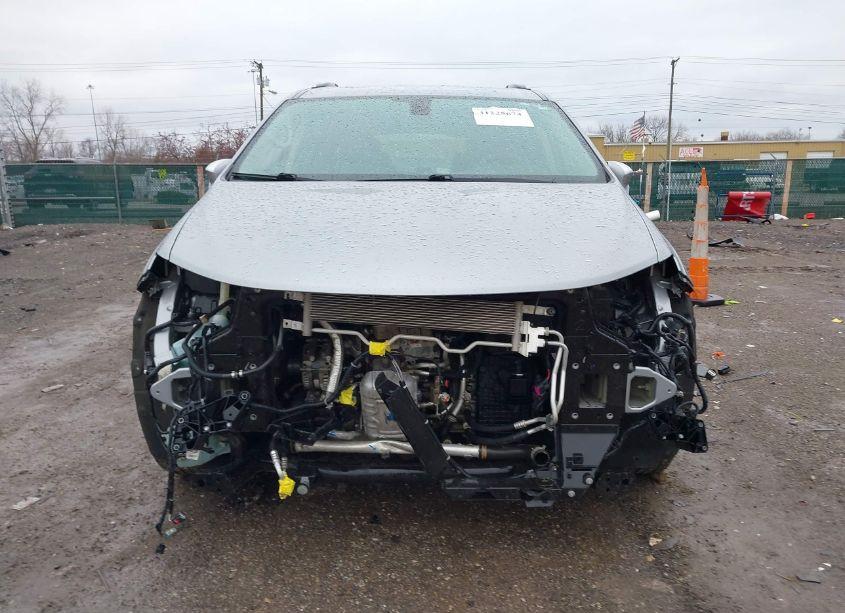 Photo 6 of 2020 Chrysler Pacifica LIMITED (VIN 2C4RC1GG7LR275723)