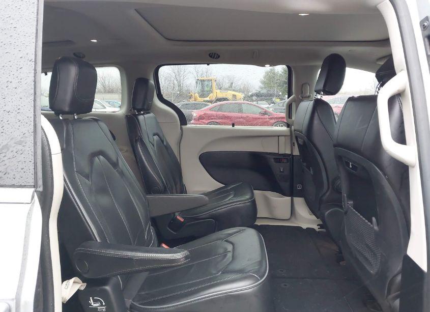 Photo 8 of 2020 Chrysler Pacifica LIMITED (VIN 2C4RC1GG7LR275723)