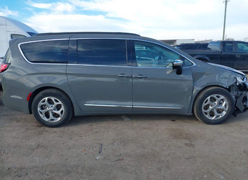 Photo 13 of 2023 Chrysler Pacifica LIMITED (VIN 2C4RC1GG7PR530912)