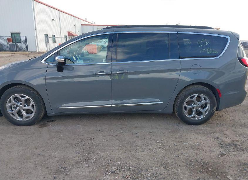Photo 14 of 2023 Chrysler Pacifica LIMITED (VIN 2C4RC1GG7PR530912)