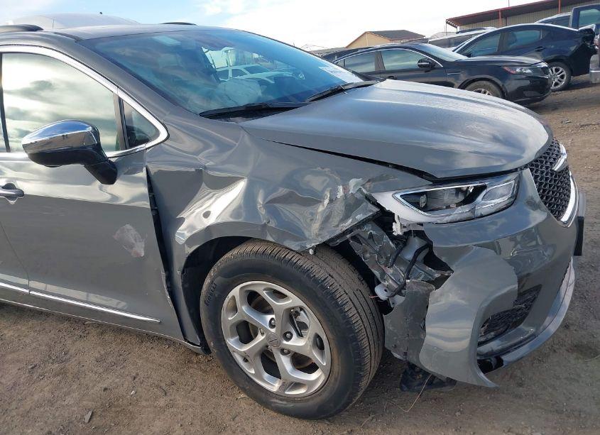 Photo 6 of 2023 Chrysler Pacifica LIMITED (VIN 2C4RC1GG7PR530912)