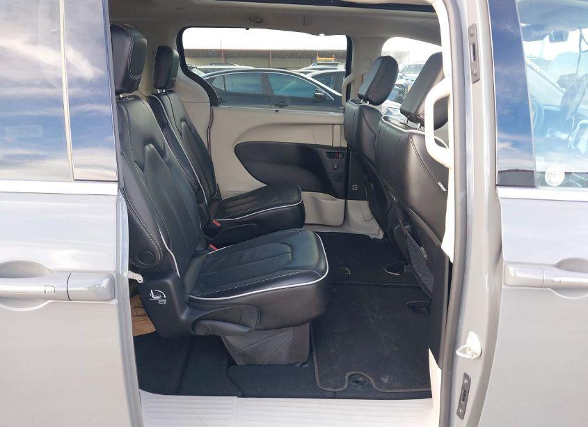 Photo 8 of 2023 Chrysler Pacifica LIMITED (VIN 2C4RC1GG7PR530912)