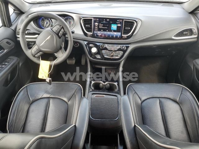 Photo 6 of 2025 CHRYSLER PACIFICA LIMITED (VIN 2C4RC1GG7SR524424)
