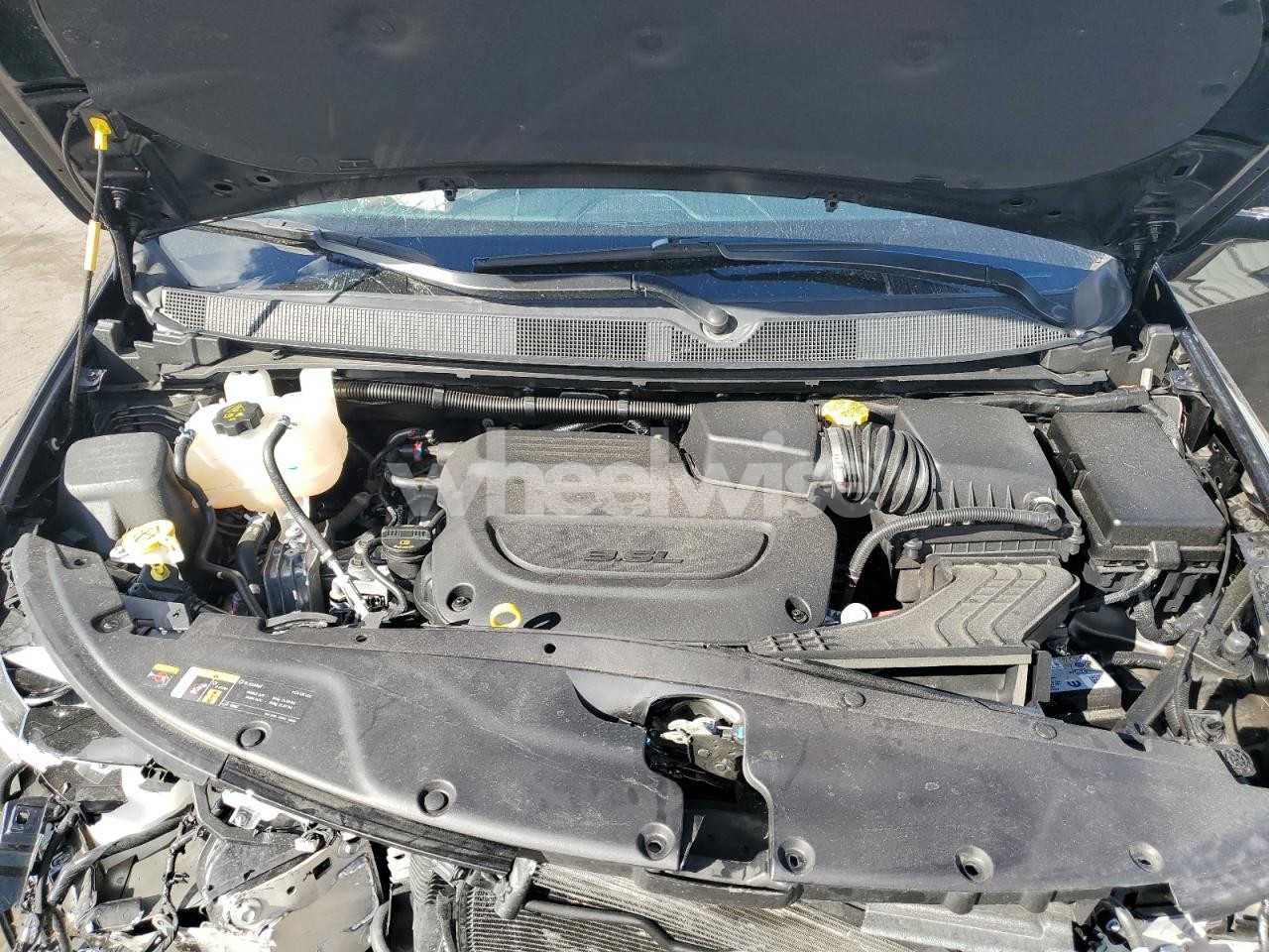 Photo 12 of 2025 CHRYSLER PACIFICA LIMITED (VIN 2C4RC1GG7SR535410)