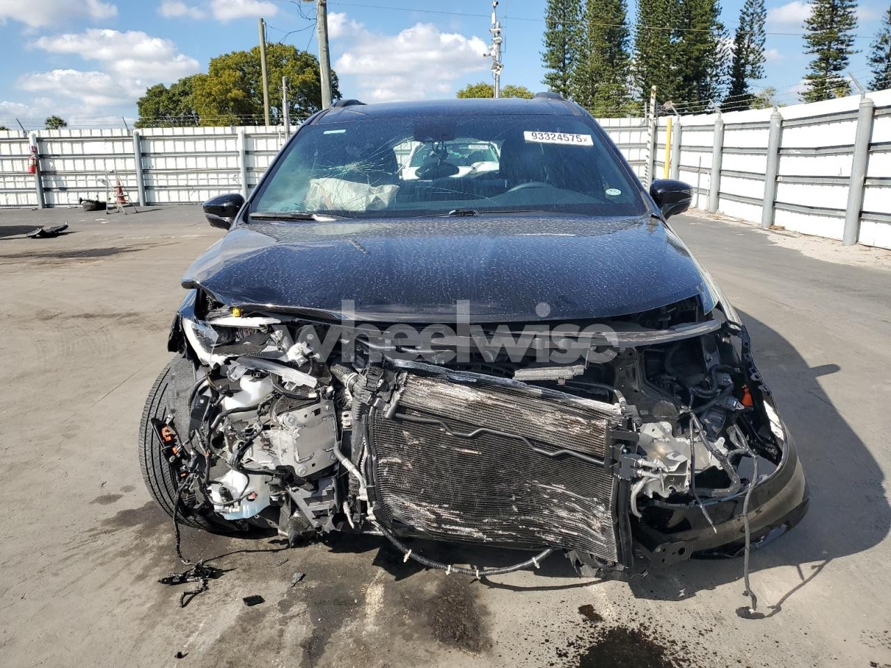 Photo 5 of 2025 CHRYSLER PACIFICA LIMITED (VIN 2C4RC1GG7SR535410)