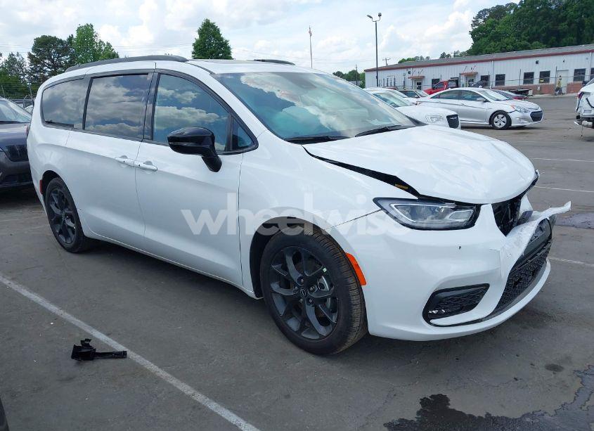 Photo 13 of 2025 Chrysler Pacifica LIMITED (VIN 2C4RC1GG7SR569489)