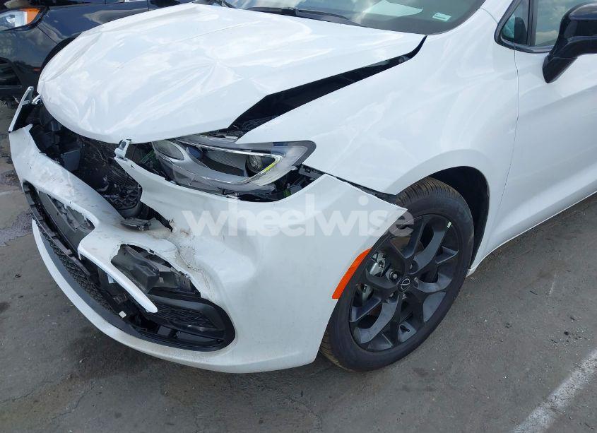 Photo 17 of 2025 Chrysler Pacifica LIMITED (VIN 2C4RC1GG7SR569489)