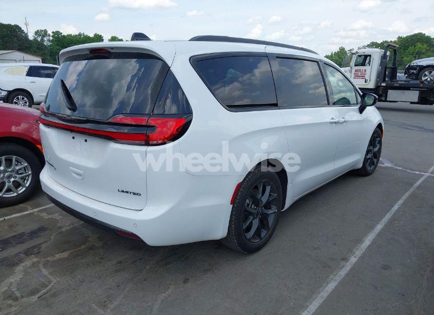Photo 4 of 2025 Chrysler Pacifica LIMITED (VIN 2C4RC1GG7SR569489)