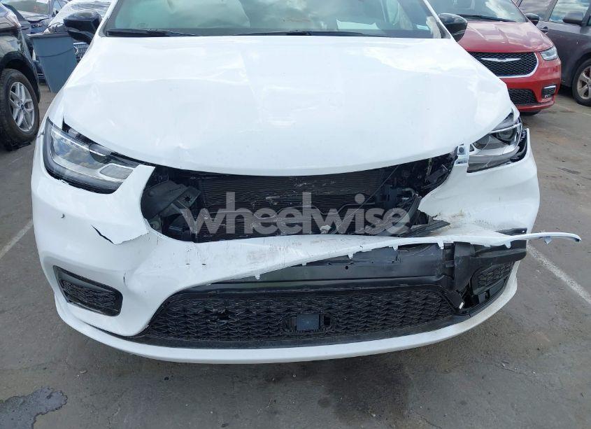 Photo 6 of 2025 Chrysler Pacifica LIMITED (VIN 2C4RC1GG7SR569489)