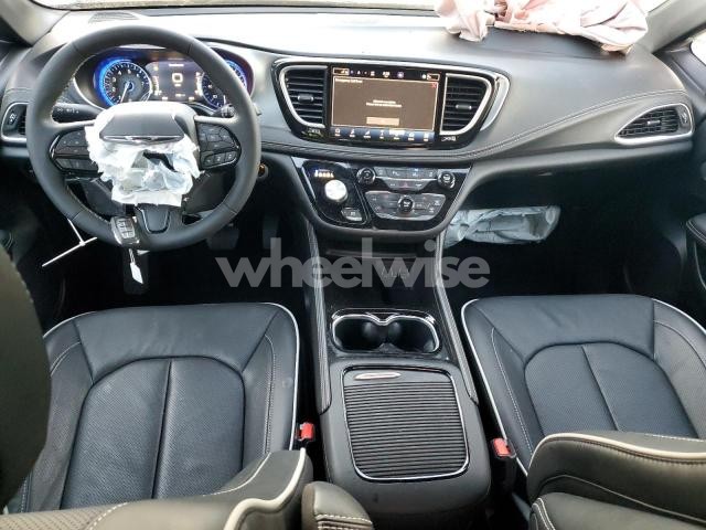 Photo 13 of 2025 CHRYSLER PACIFICA LIMITED (VIN 2C4RC1GG7SR584462)