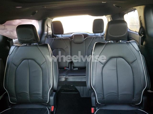 Photo 5 of 2025 CHRYSLER PACIFICA LIMITED (VIN 2C4RC1GG7SR584462)