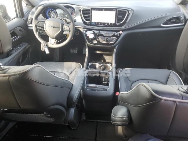 Photo 13 of 2026 CHRYSLER PACIFICA LIMITED (VIN 2C4RC1GG7TR161463)