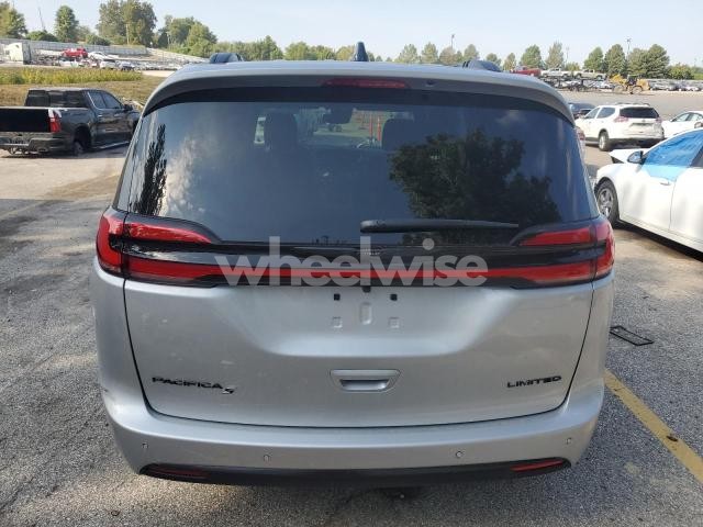 Photo 4 of 2026 CHRYSLER PACIFICA LIMITED (VIN 2C4RC1GG7TR161463)