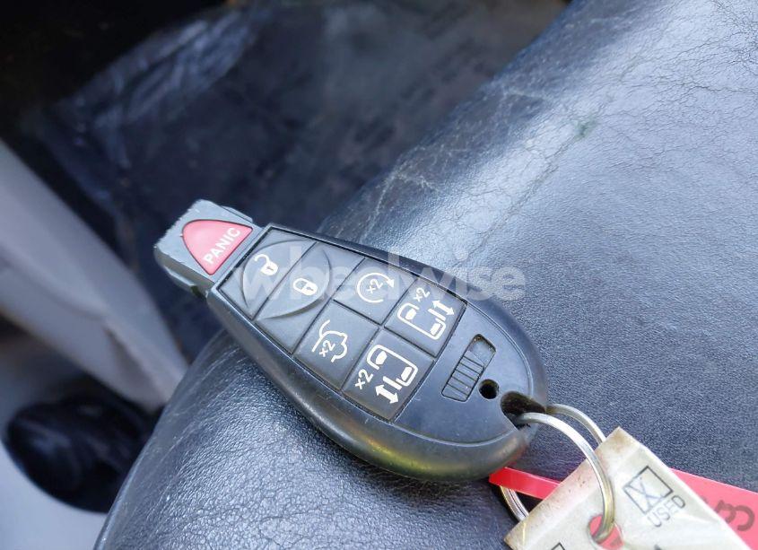 Photo 11 of 2012 Chrysler Town & COUNTRY LIMITED (VIN 2C4RC1GG8CR136636)