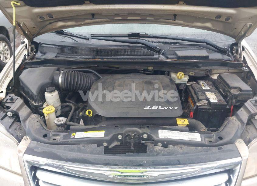 Photo 10 of 2012 Chrysler Town & COUNTRY LIMITED (VIN 2C4RC1GG8CR361364)