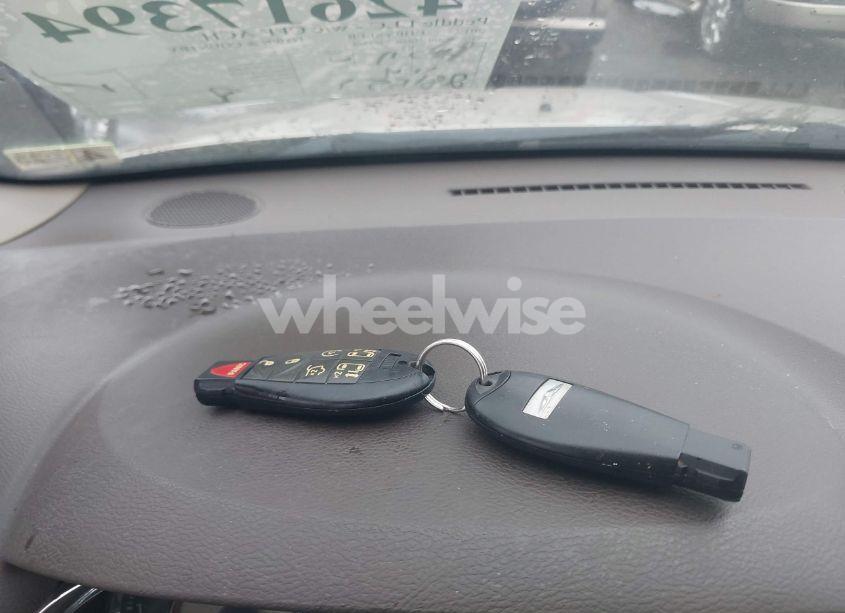 Photo 11 of 2012 Chrysler Town & COUNTRY LIMITED (VIN 2C4RC1GG8CR361364)