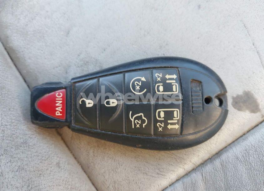 Photo 11 of 2012 Chrysler Town & COUNTRY LIMITED (VIN 2C4RC1GG8CR376169)