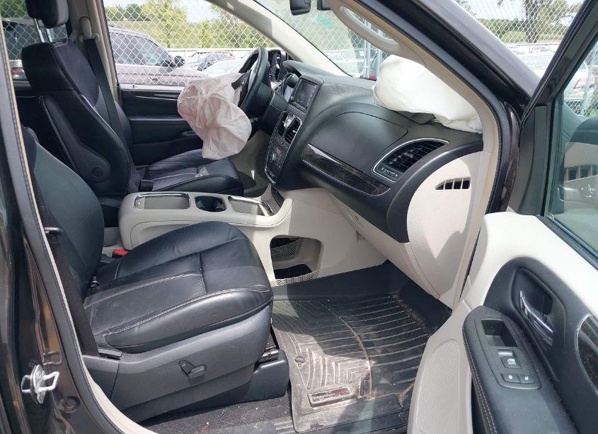 Photo 5 of 2014 Chrysler Town & COUNTRY LIMITED (VIN 2C4RC1GG8ER307694)