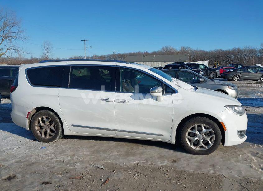 Photo 13 of 2017 Chrysler Pacifica LIMITED (VIN 2C4RC1GG8HR529771)