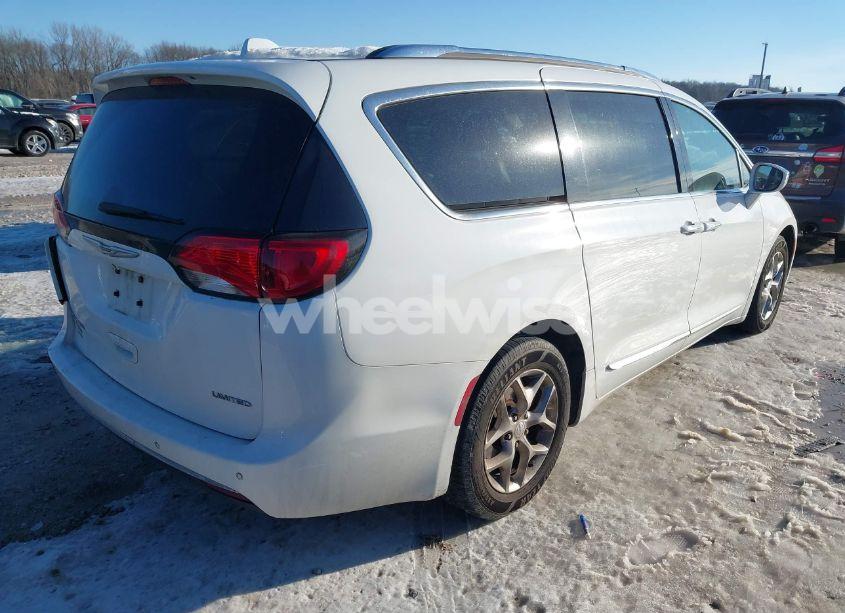 Photo 4 of 2017 Chrysler Pacifica LIMITED (VIN 2C4RC1GG8HR529771)