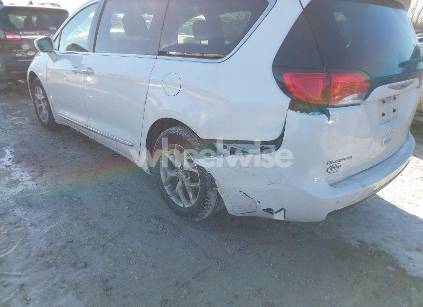 Photo 6 of 2017 Chrysler Pacifica LIMITED (VIN 2C4RC1GG8HR529771)